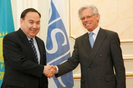 Agit Ulusal Azınlıklar Yüksek Komiseri Vollebaek, Astana'da