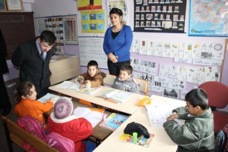 Ağrı Milli Eğitim Müdürü Başak, Eleşkirt'te Köy Okullarını Ziyaret Etti