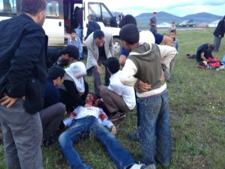 Ağrı-Tutak kara yolunda trafik kazası: 1 ölü, 7 yaralı