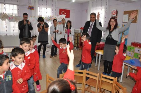 Ağrı Valisi Tekinarslan, protokolle Patnos'a çıkarma yaptı