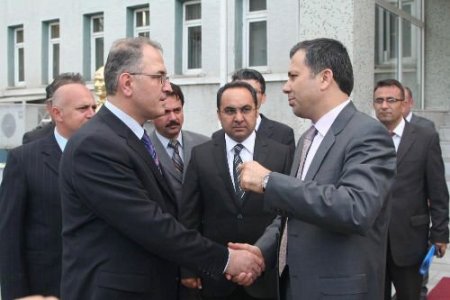Ağrı Valisi Yerlikaya, Emniyet Müdürü Kuru'yu Ziyaret Etti