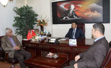 Ağrı Valisi Yerlikaya: Yıkılan Köprülerin Yapımı Sürüyor, Halkımız Sabırlı Olsun