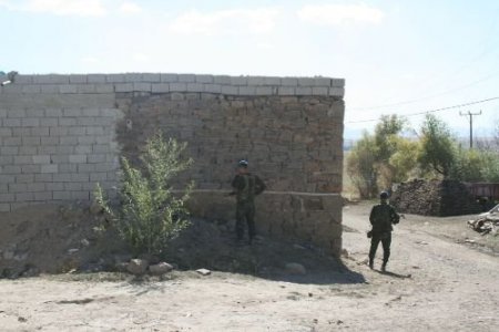 Ağrı'da 5 Kişinin Hayatını Kaybettiği Otlubayır Köyü'nde Taziye Çadırı Kuruldu
