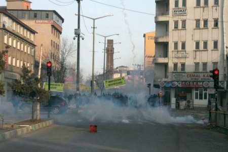 Ağrıda Bdp Mitinginin Ardından Olaylar Çıktı