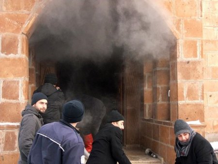 Ağrı'da Cami Yangını