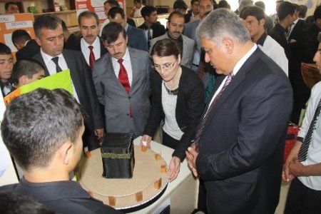 Ağrı’da TÜBİTAK Bilim Fuarı açıldı