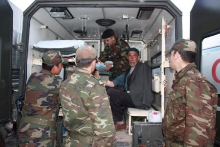 Ağrı'da Tuğgeneralbakkal'dan Selzedelere Ziyaret Ve Sağlık Yardımı