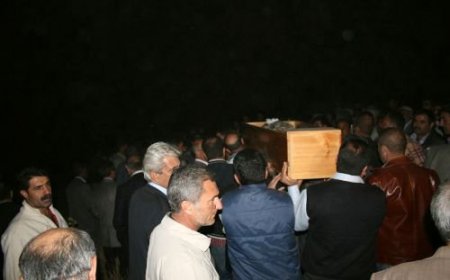 Ağrı'daki Kavgada Hayatını Kaybedenler Toprağa Verildi