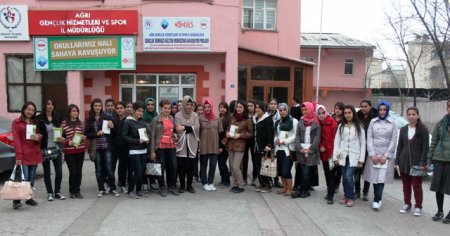 Ağrılı 50 kız öğrenci Konya'ya gidiyor
