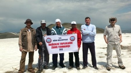 Ağrılı dağcılar, Kandil'e tırmandı