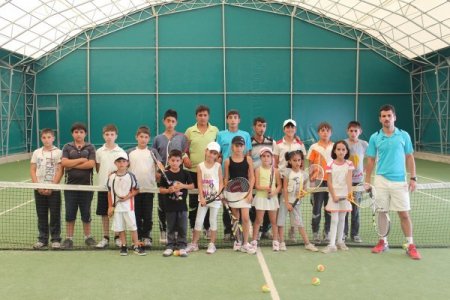 Ağrılı tenisçiler çeyrek finale yükseldi