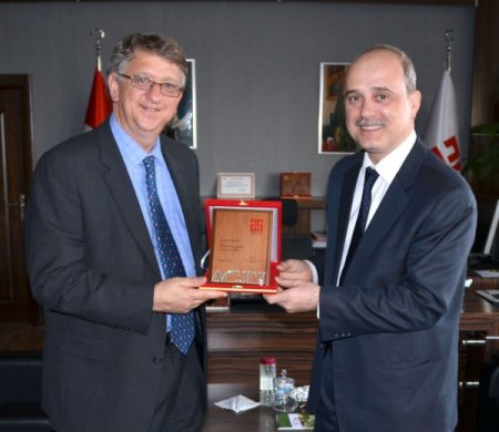 AGÜ, Stanford Üniversitesi işbirliği kuruyor