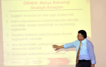 AGÜ’den Sağlık Müdürlüğü personeline seminer