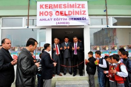 AHED’den öğrenciler yararına kermes