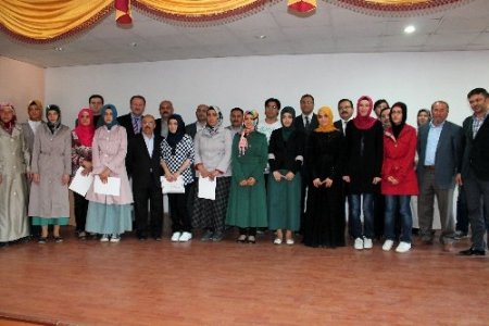 Ahi Dershanesi, YGS'de dereceye giren öğrencilerini ödüllendirdi