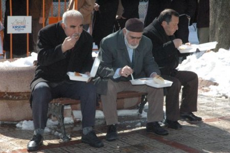 Ahi Pilavı Hem Doyuruyor Hem Kaynaştırıyor