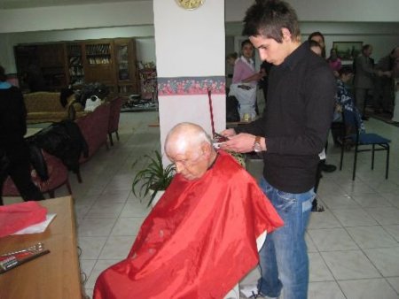 Ahilik Haftası Kapsamında Huzurevi Sakinlerine Saç Bakımı Yapıldı