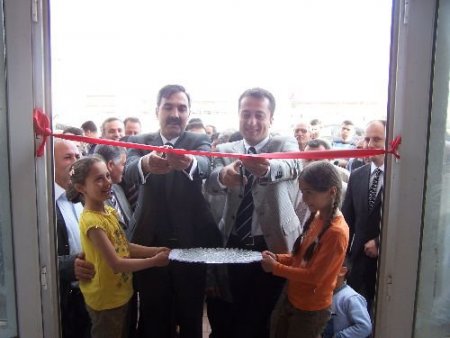 Ahlat'ta Fakir Öğrenciler Yararına Kermes Açıldı