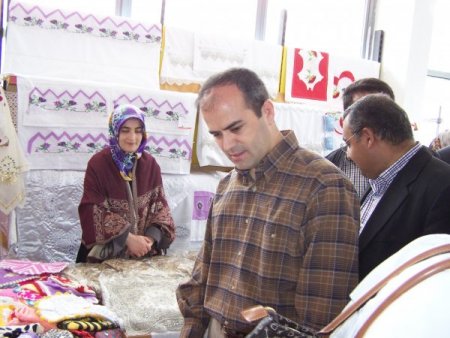 Ahlat’ta İhtiyaç Sahibi Öğrenciler Yararına Kermes Açıldı