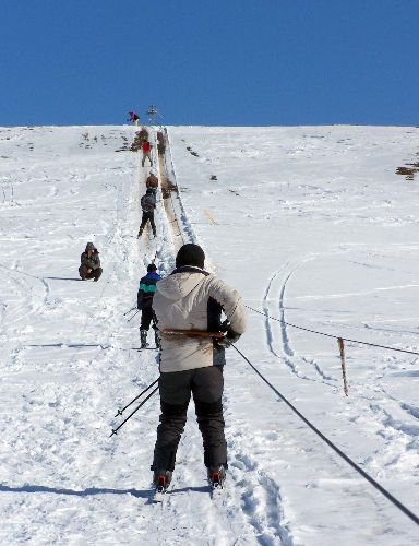 Ahlat'ta Kayak Mevsimi Başladı