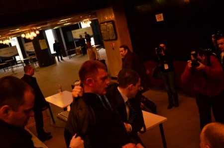 Ahmet Doğan'a saldırı anı böyle görüntülendi (Fotoğraf için)