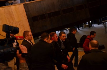 Ahmet Doğan'a saldırı anı böyle görüntülendi (Fotoğraf için)