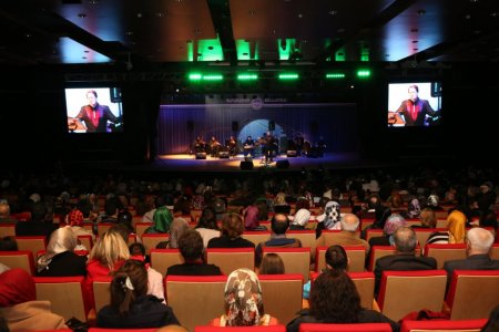 Ahmet Özhan Kayserililerle buluştu