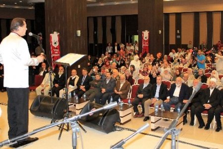 Ahmet Özhan'dan Kutlu Doğum konseri