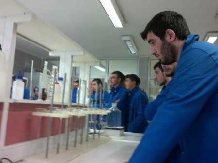 AİBÜ'lü öğrenciler Bolu Çimento'da ders görmeye başladı