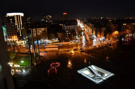 AİDS'le mücadele için mumlarla kırmızı kurdele oluşturdular