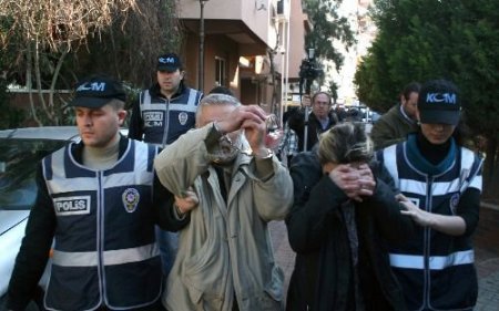 Aile Boyu Kokain Pazarlayan Üç Kişi Yakalandı