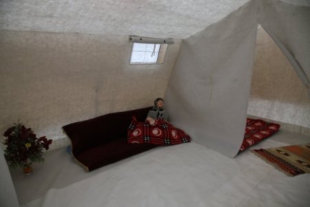 Aile mahremiyetini dikkate alan Kızılay 2 oda, 1 salon çadır yaptı(Özel)