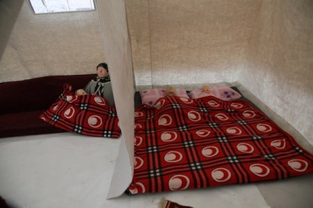 Aile mahremiyetini dikkate alan Kızılay 2 oda, 1 salon çadır yaptı(Özel)