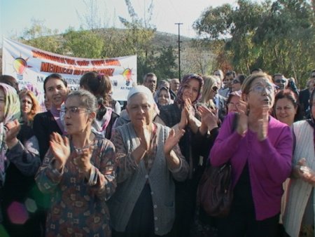 AK Parti, Bornova'ya çöp tesisi kurulmaması için CHP'ye çağrı yaptı