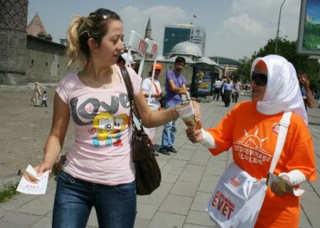 Ak Parti, Vatandaşları Demokrasi Elçileri İle Bilgilendirecek