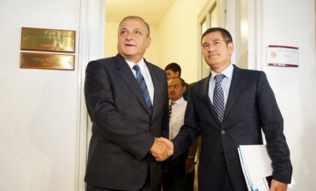 AK Parti, yerel seçimlerin erkene alınması için MHP’yi ziyaret etti