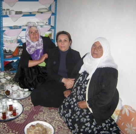 Ak Parti Adayı Kotan, İran Sınırındaki Köyleri Gezdi