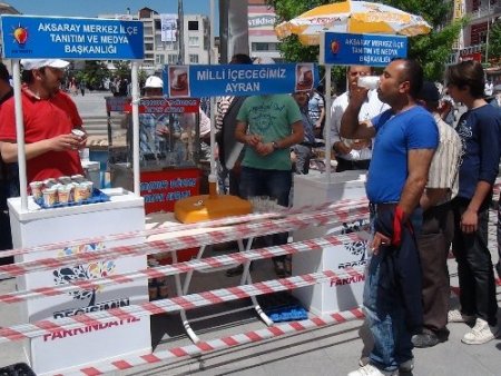 AK Parti Aksaray İlçe Teşkilatı milli içecek ayran dağıttı