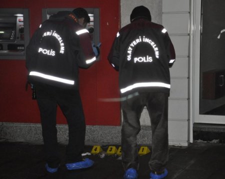 Ak Parti Binası Önünde Parça Tesirli Bomba (Özel)