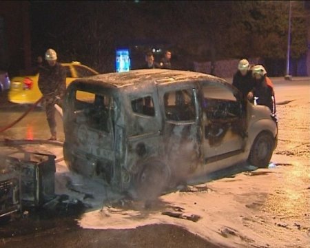 AK Parti binası önündeki araç yangınının altından mazot hırsızları çıktı