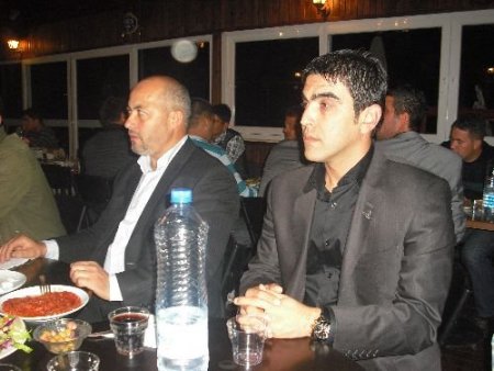 Ak Parti Gençlik Kolları Gençlere Yemek Verdi