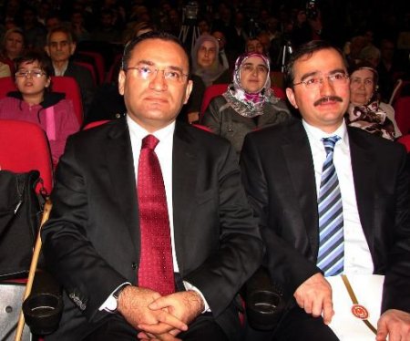 Ak Parti Grup Başkan Vekili Bozdağ: Milletin Anayasa Değişikliği Problemi Meclis'te Çözülmelidir