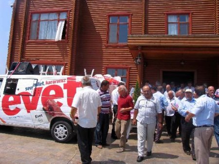 Ak Parti Hendek İlçe Başkanı Sakal: Demokratik Bir Türkiye İçin Herkes 'evet' Demeli