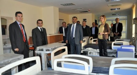 AK Parti heyeti, yeni hastane yönetimini ziyaret etti