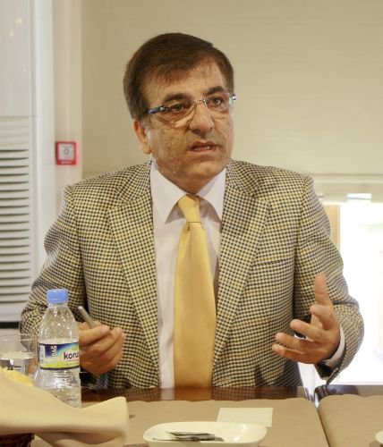 Ak Parti İl Başkanı Yalçın, Belediye Ve İlçe Başkanlarıyla Buluştu