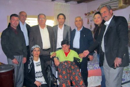 AK Parti İl Başkanlığı'ndan 3 engelliye tekerlekli sandalye