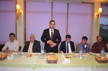 AK Parti İlçe Başkanı Karataş, muhtarlarla buluştu