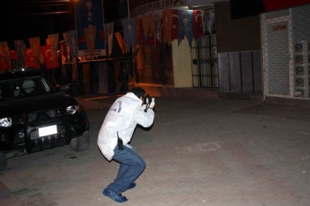 Ak Parti İlçe Binasına Bırakılan Parça Tesirli Ses Bombası Patladı