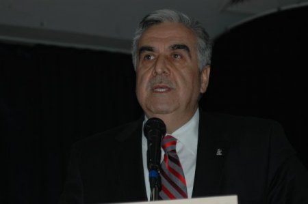 Ak Parti İzmir İl Başkanı Akay: Ak Parti'nin Hizmetleri, Bilboardlarda İzmir Büyükşehir Belediyesi'nin Hizmetleri Gibi Gösteriliyor
