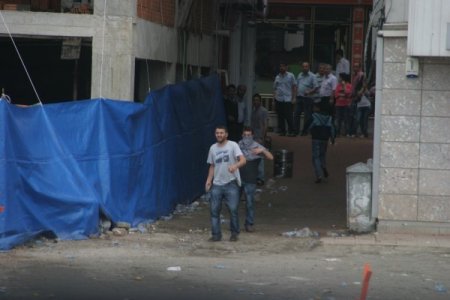 Ak Parti Konvoyuna Saldırı